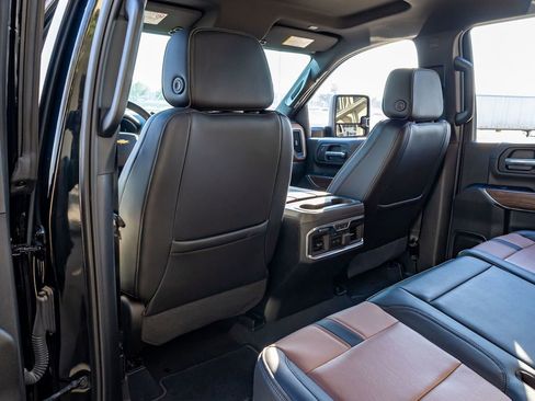 Used 2023 Chevrolet Silverado 3500 High Country w/ Z71 Off-Road Package image 30