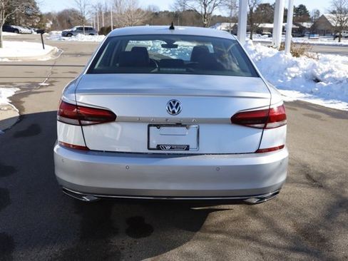 Used 2020 Volkswagen Passat 2.0T SEL image 4