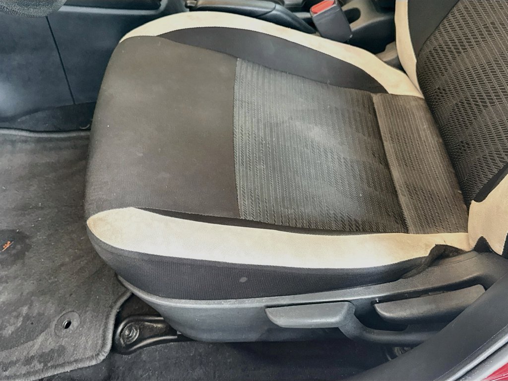 Used 2022 Nissan Versa SV FWD image 21