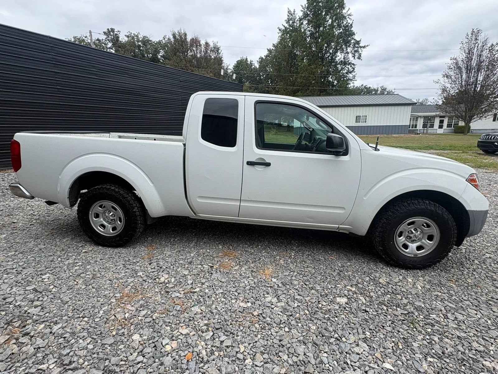 Used 2016 Nissan Frontier S RWD image 4
