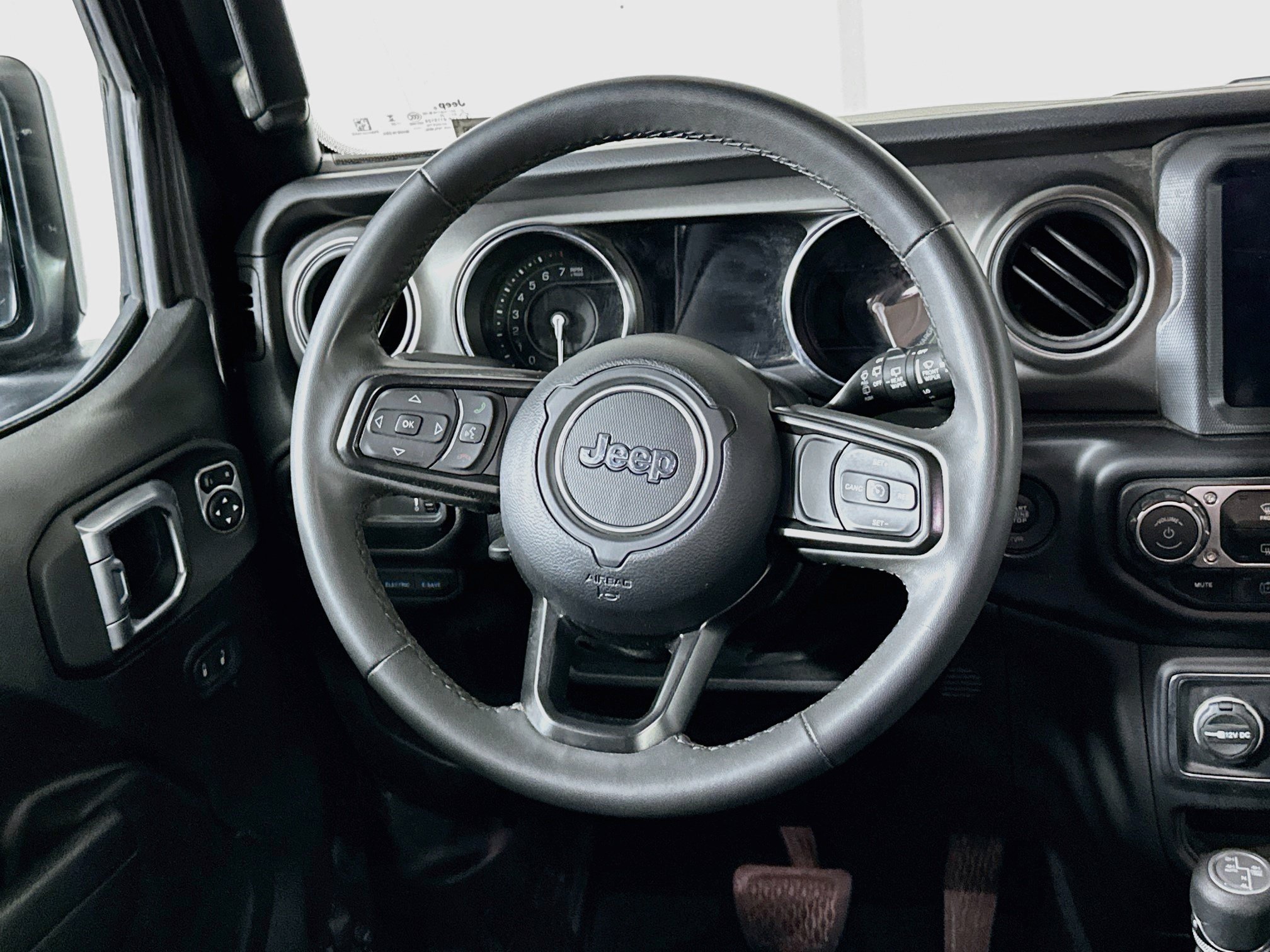Used 2023 Jeep Wrangler Unlimited w/ 8.4" Radio Group AWD/4WD image 18