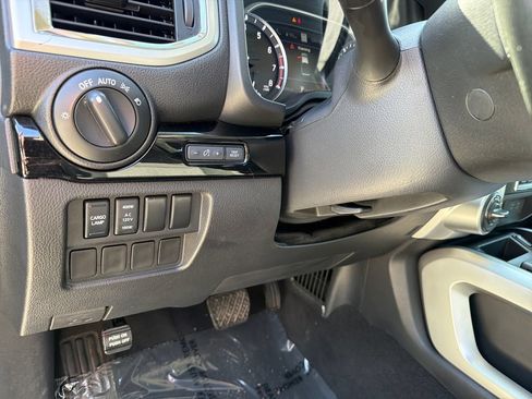 Used 2021 Nissan Titan SV w/ SV Convenience Package AWD/4WD image 20