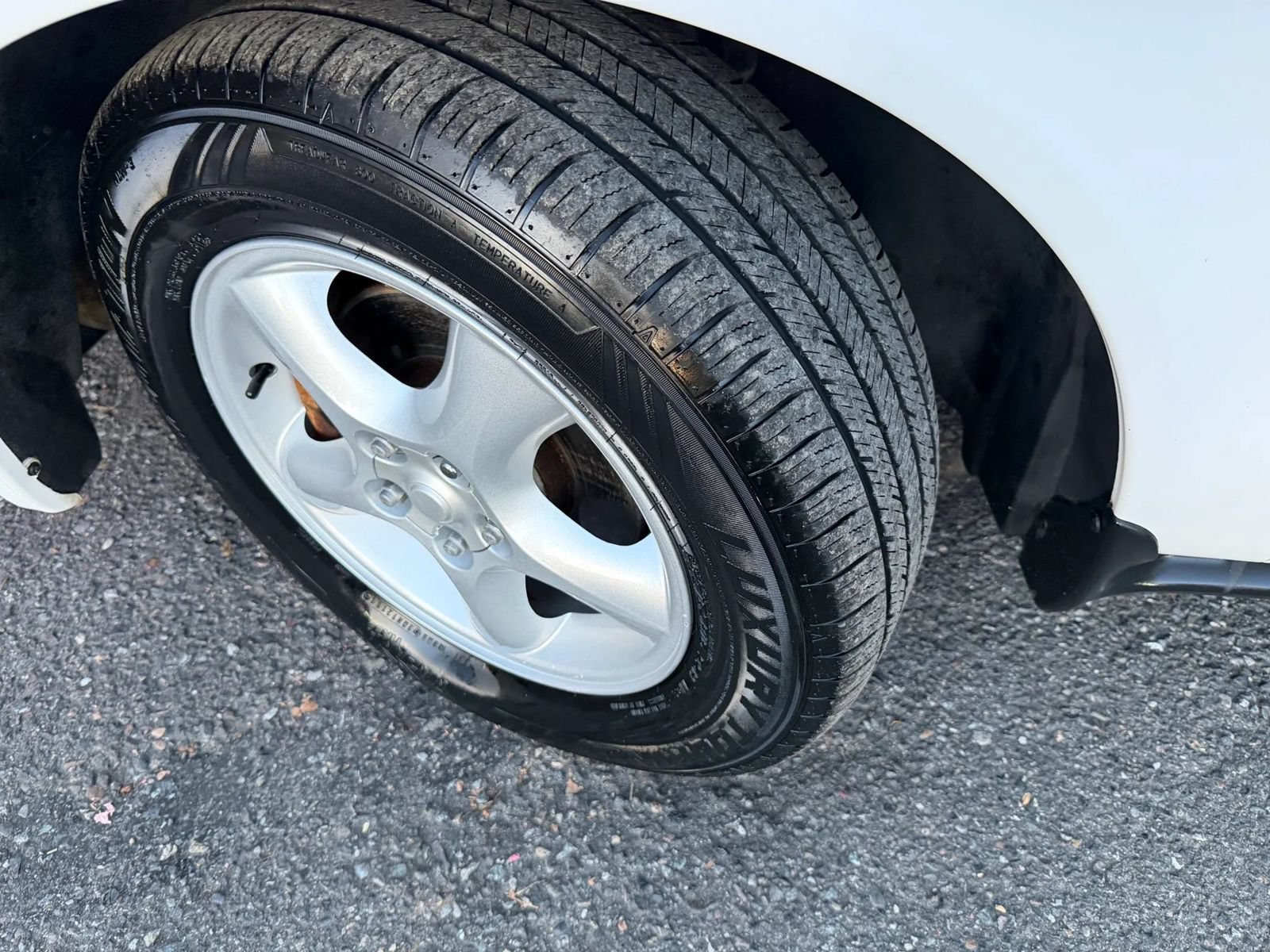 Used 2001 Ford Taurus SES FWD image 28