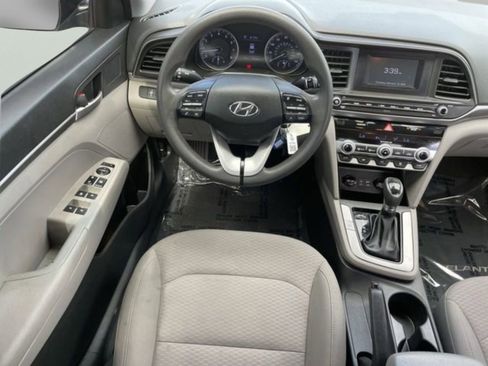 Used 2020 Hyundai Elantra SE FWD image 10