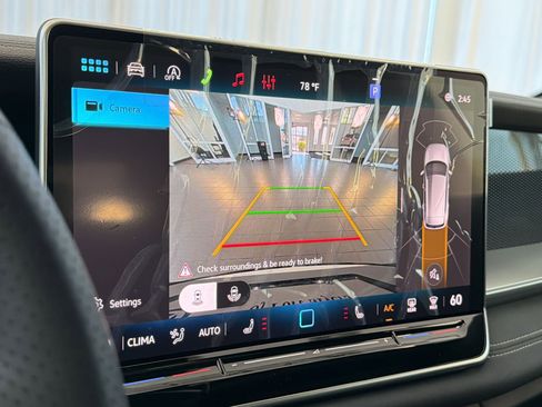 New 2026 Volkswagen Tiguan SE R-Line FWD image 25
