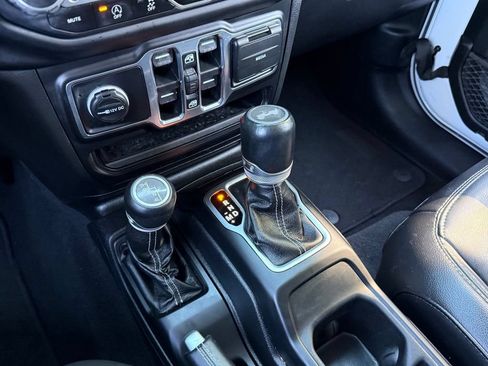 Used 2021 Jeep Wrangler Unlimited Sahara AWD/4WD image 23