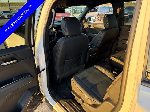 Used 2024 GMC Acadia AT4 w/ Luxury Package AWD/4WD image 7