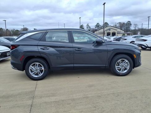 New 2026 Hyundai Tucson SE image 2