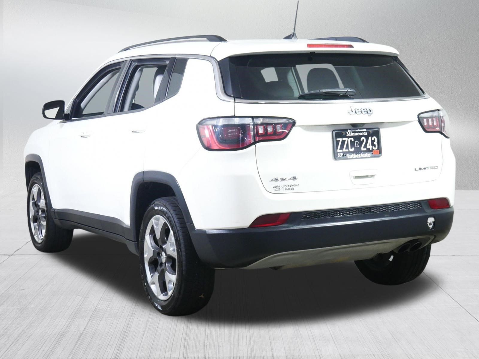Used 2017 Jeep Compass Limited w/ Navigation Group AWD/4WD image 5