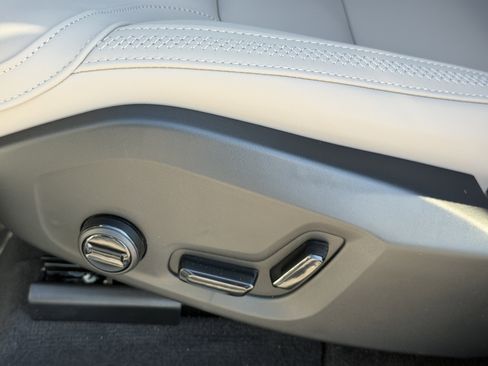 New 2026 Volvo XC60 B5 Plus w/ Protection Package image 19