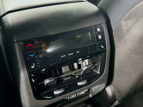 Certified 2024 Jeep Grand Cherokee L Limited w/ Luxury Tech Group II image 38