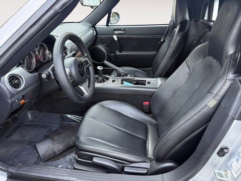Used 2008 MAZDA MX-5 Miata Grand Touring w/ Premium Pkg image 10