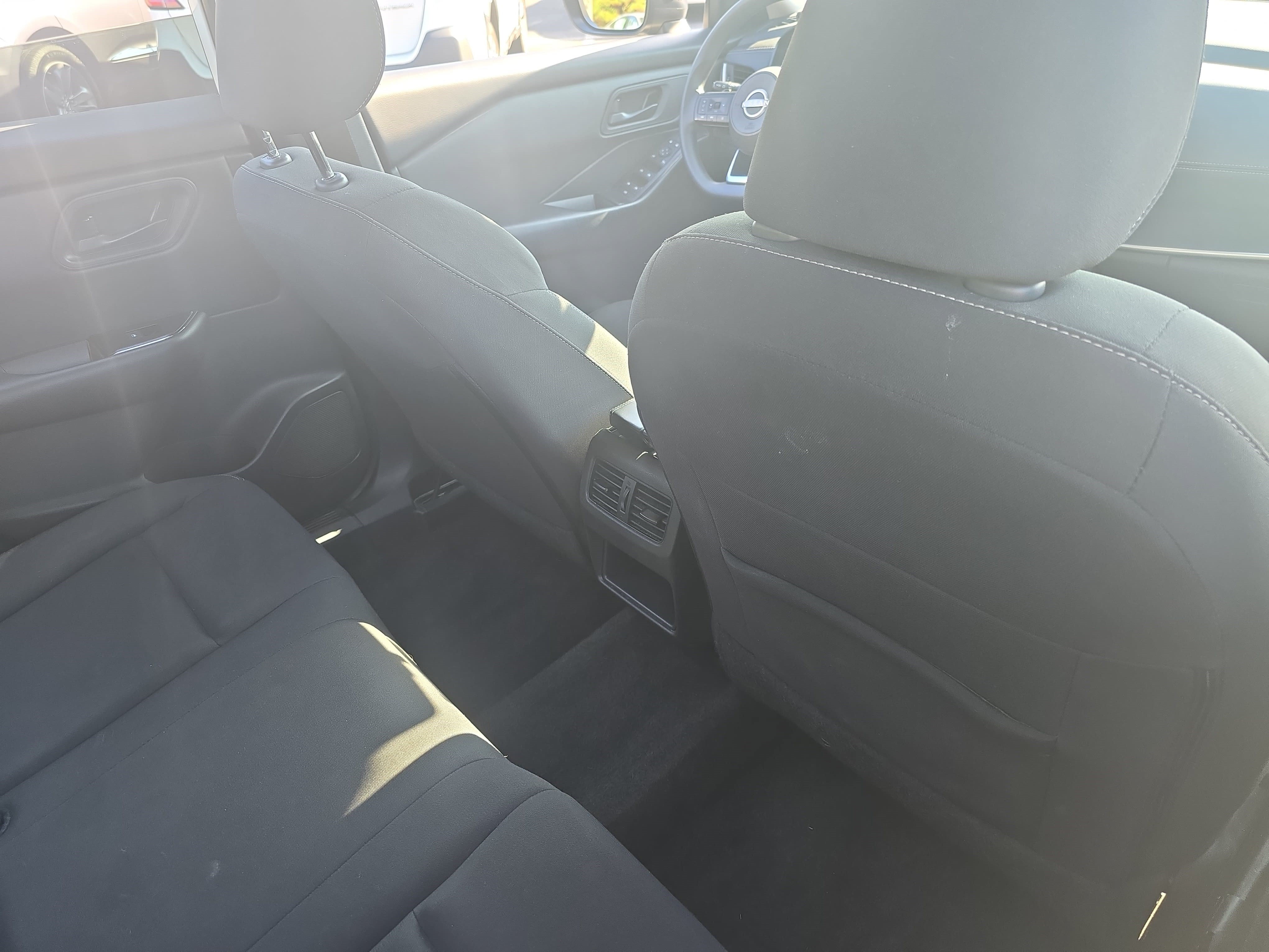 Used 2024 Nissan Rogue S AWD/4WD image 11