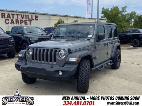 Used 2023 Jeep Wrangler Unlimited Sport AWD/4WD image 3