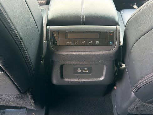 Used 2023 Nissan Pathfinder SL image 19