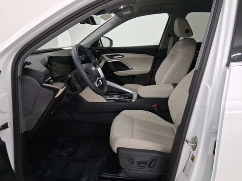 Certified 2025 Audi Q5 Premium w/ Convenience Package image 5