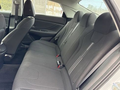Used 2023 Hyundai Elantra SEL w/ Convenience Package image 27
