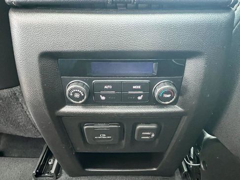 Used 2023 Chevrolet Traverse Premier image 14