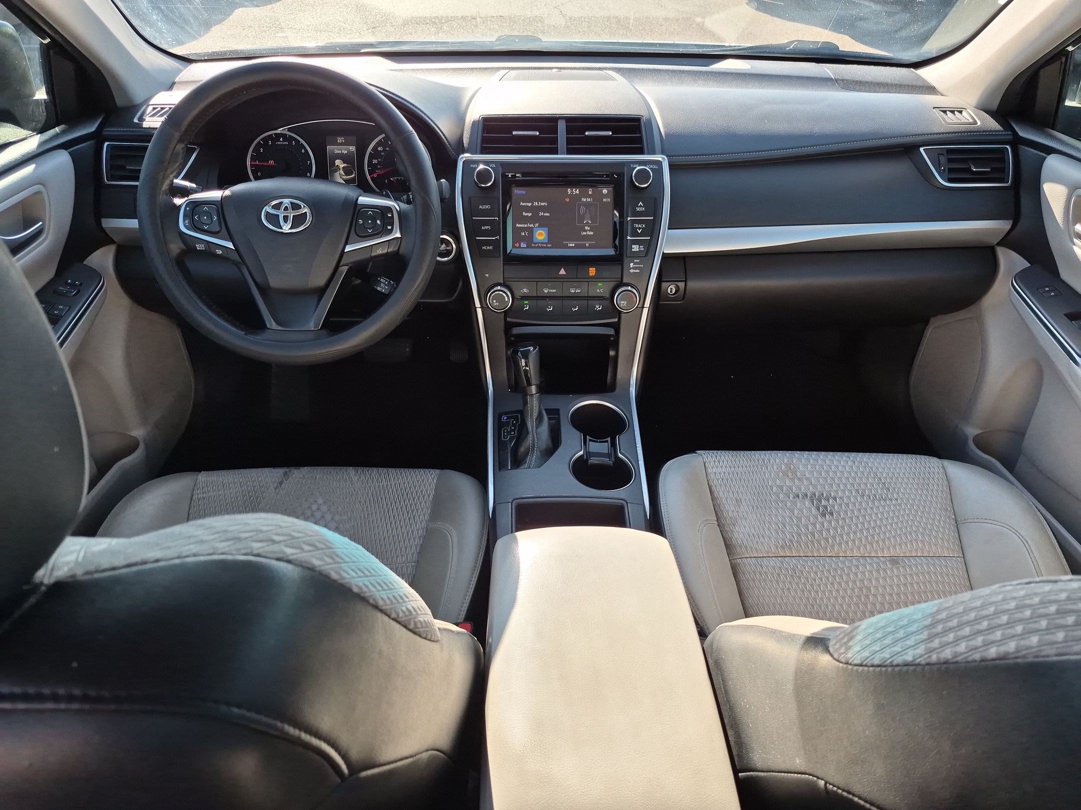 Used 2015 Toyota Camry SE w/ Moonroof Package FWD image 28