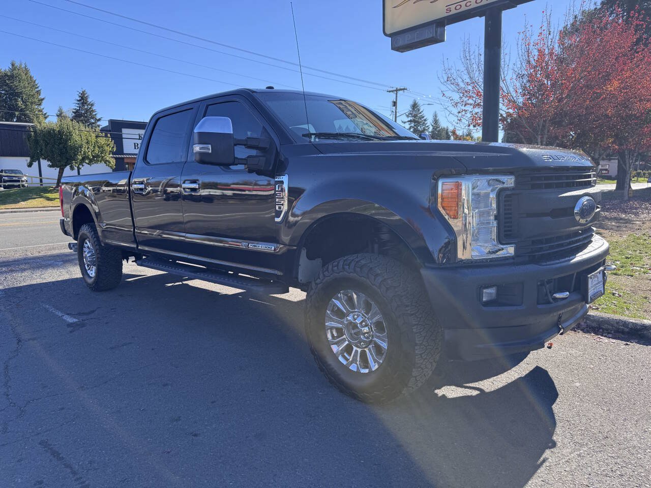 Used 2019 Ford F350 XLT w/ XLT Premium Package AWD/4WD image 3
