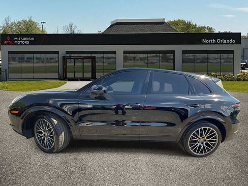 Used 2022 Porsche Cayenne AWD/4WD image 2