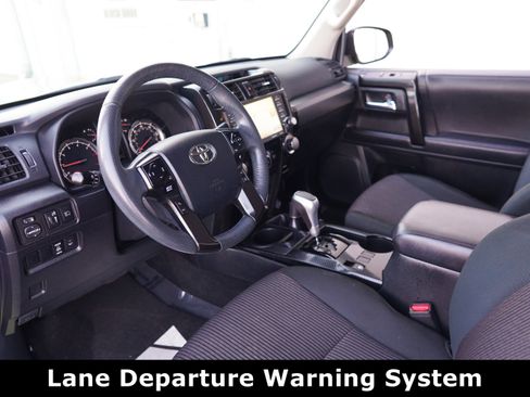 Used 2023 Toyota 4Runner TRD Off-Road image 4