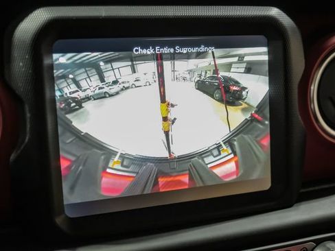 Used 2023 Jeep Wrangler Unlimited Rubicon w/ Safety Group AWD/4WD image 30