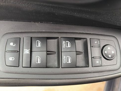 Used 2022 Jeep Cherokee Trailhawk w/ Sun, Sound & Nav Group AWD/4WD image 23
