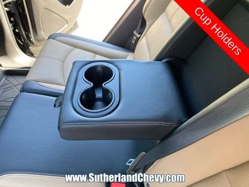 Used 2024 Chevrolet Equinox Premier FWD image 37