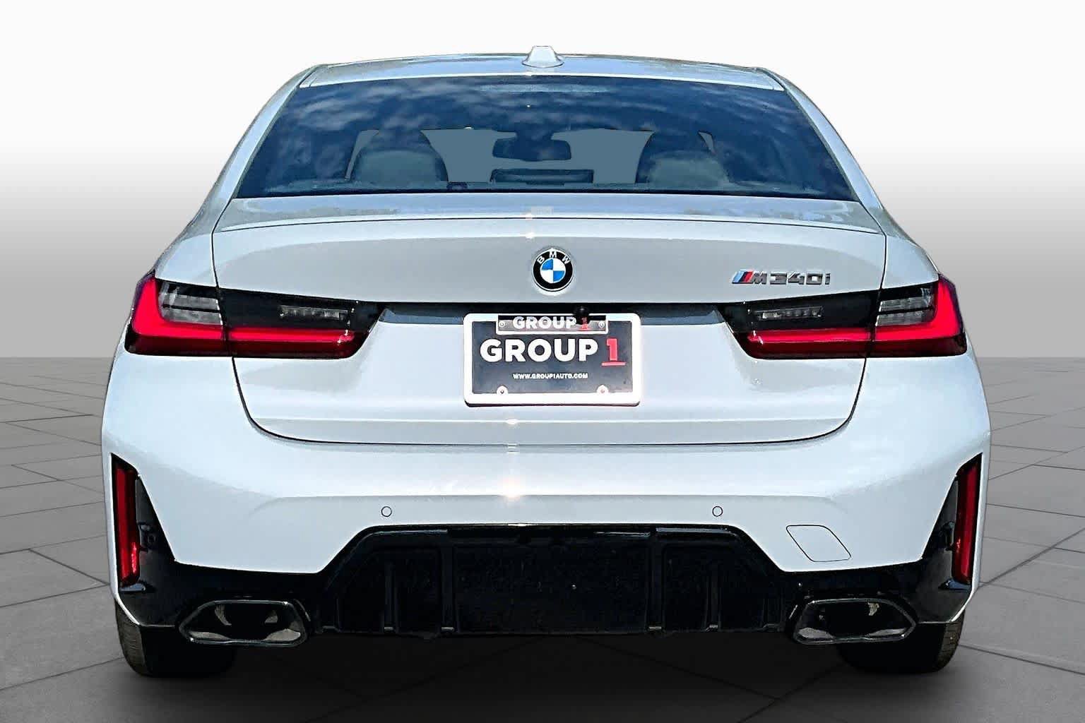 Used 2025 BMW M340i RWD image 5