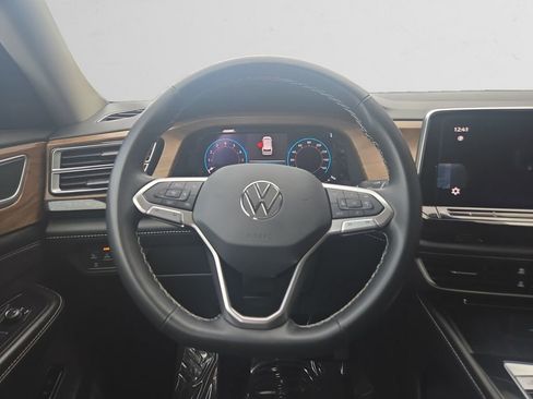 Used 2024 Volkswagen Atlas SE image 13