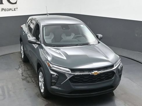 New 2026 Chevrolet Trax LS FWD image 25