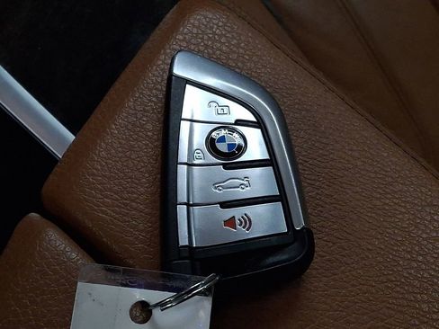Used 2018 BMW 530i xDrive image 26