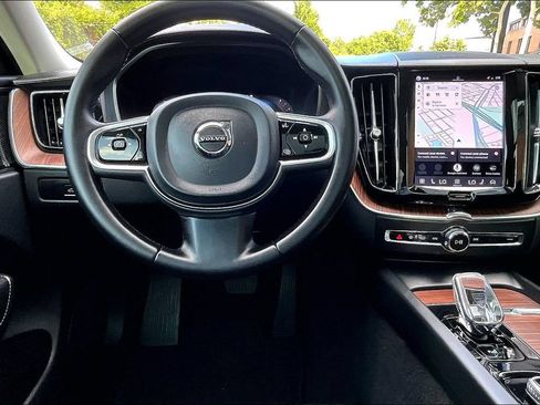 Used 2023 Volvo XC60 B6 Ultimate w/ Protection Package Premier AWD/4WD image 5