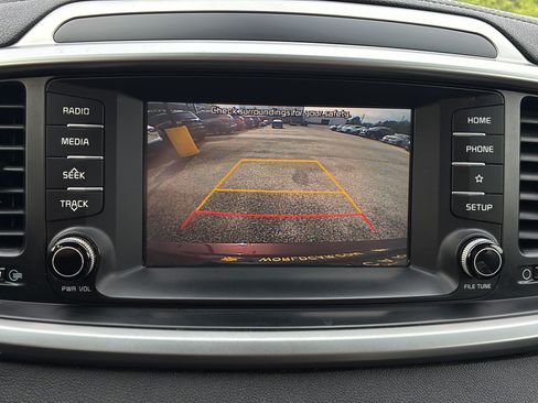 Used 2020 Kia Sorento LX FWD image 20