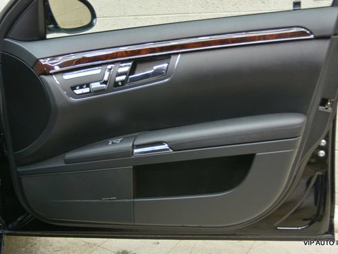 Used 2007 Mercedes-Benz S 550 4MATIC image 8