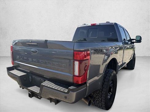 Used 2022 Ford F250 Lariat w/ Black Appearance Package AWD/4WD image 5