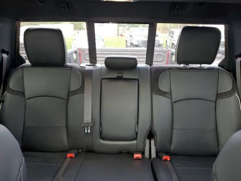 New 2026 RAM 2500 Laramie AWD/4WD image 13