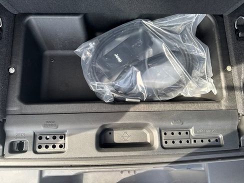 Used 2025 Jeep Wrangler Unlimited Sahara w/ Safety Group image 48