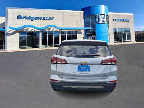 Used 2022 Chevrolet Equinox LT image 5