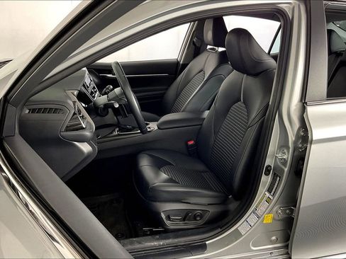 Used 2022 Toyota Camry SE image 33