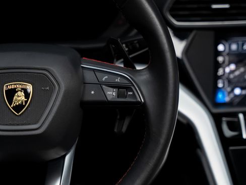 Used 2019 Lamborghini Urus AWD/4WD image 44