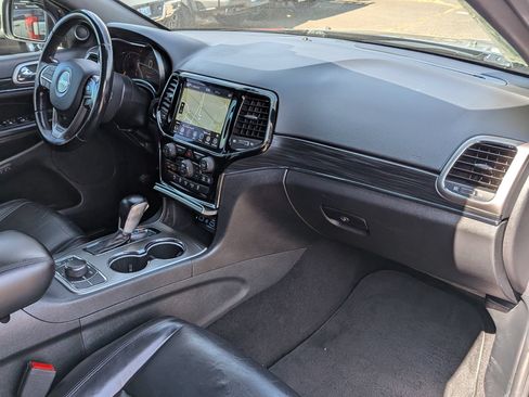 Used 2020 Jeep Grand Cherokee Limited AWD/4WD image 29