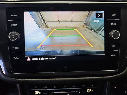 Used 2024 Volkswagen Tiguan SE image 21