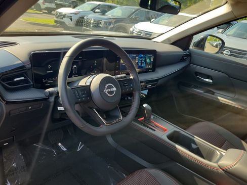 New 2026 Nissan Kicks SR w/ Cold Weather Package AWD/4WD image 17