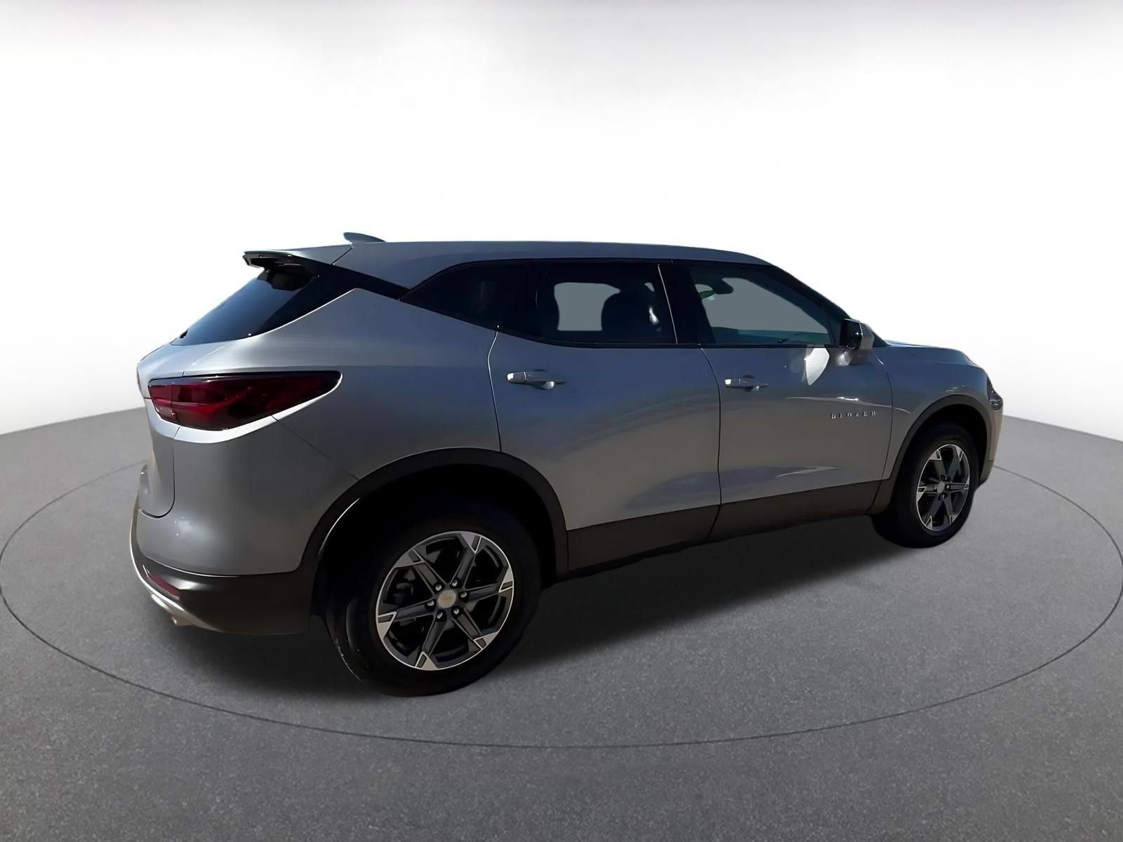 Used 2025 Chevrolet Blazer LT FWD image 14
