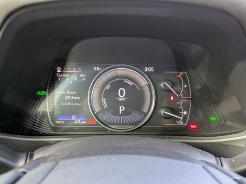 Used 2022 Lexus UX 250h image 11