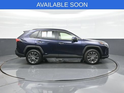 Used 2022 Toyota RAV4 Limited AWD/4WD image 8