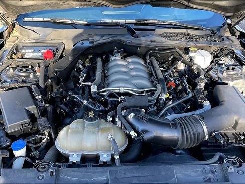 Used 2020 Ford Mustang GT w/ Black Accent Package RWD image 9
