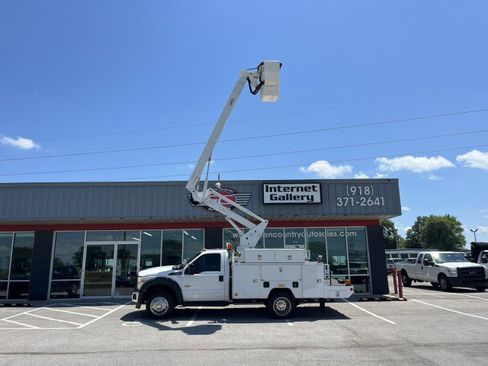 Used 2015 Ford F550 4x4 Regular Cab Super Duty image 23